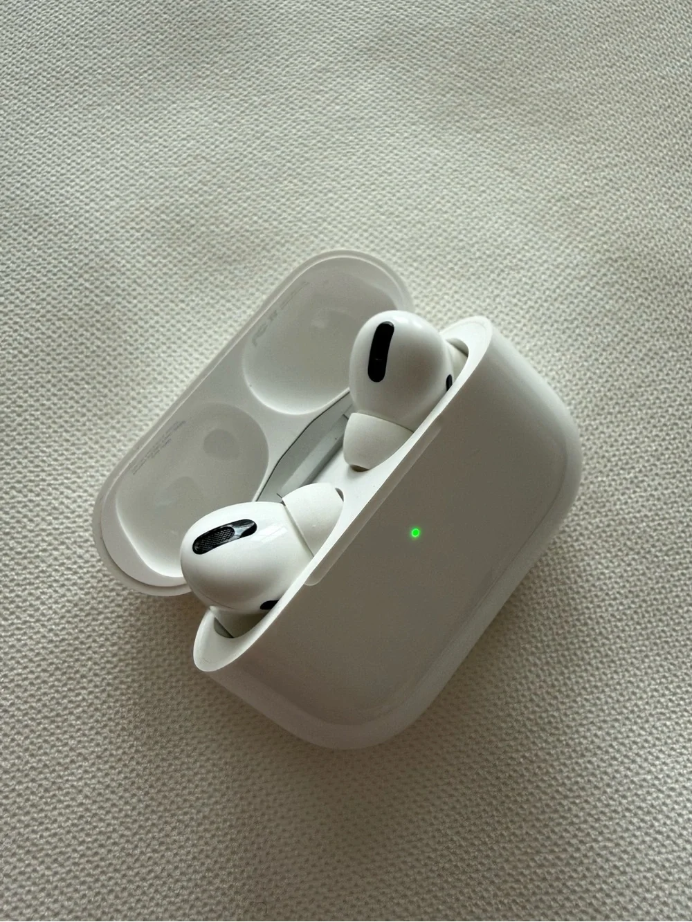Apple | AirPod Pros 1st Generation